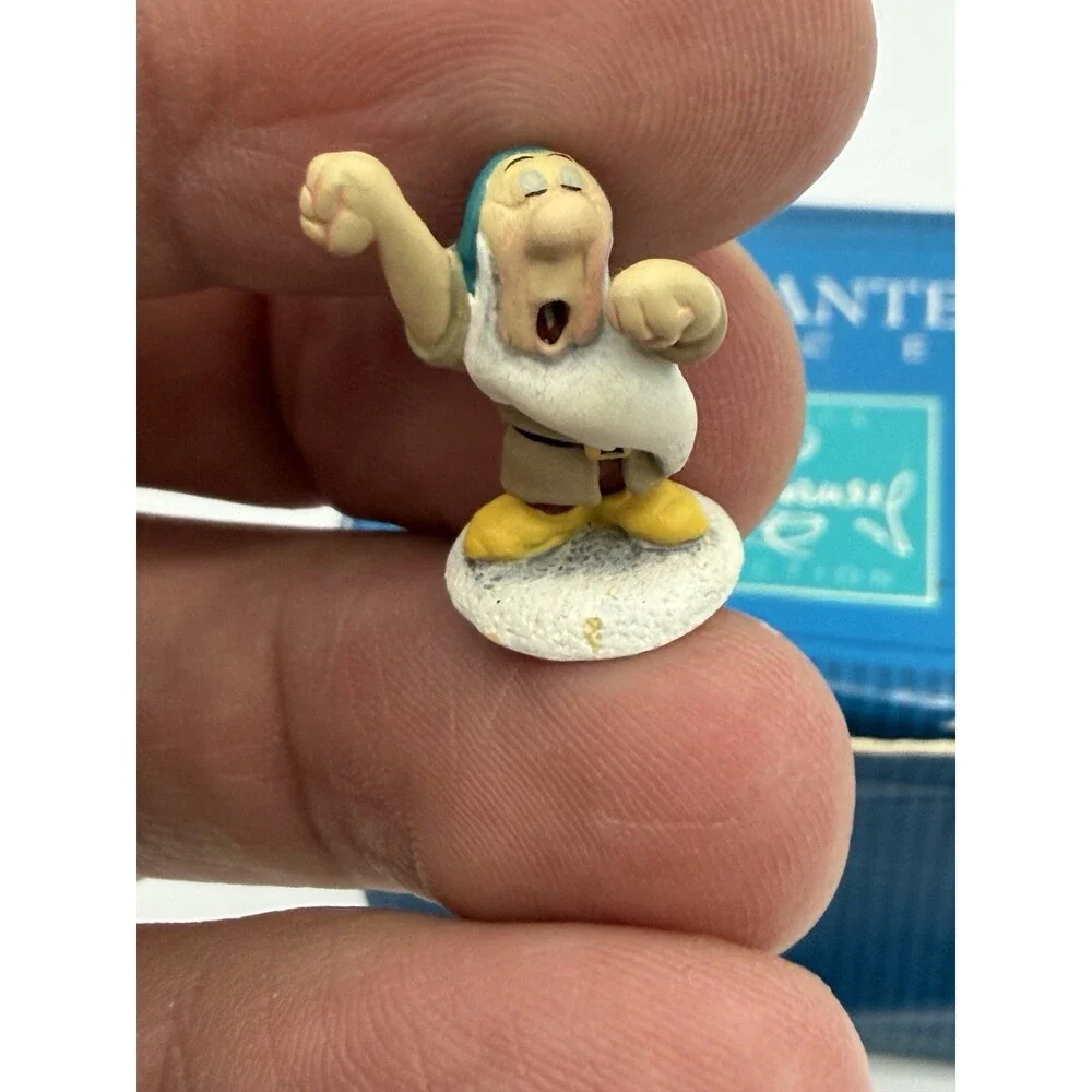WDCC Enchanted Places Sleepy Dwarf Miniature Disney's Snow White Box Figurine